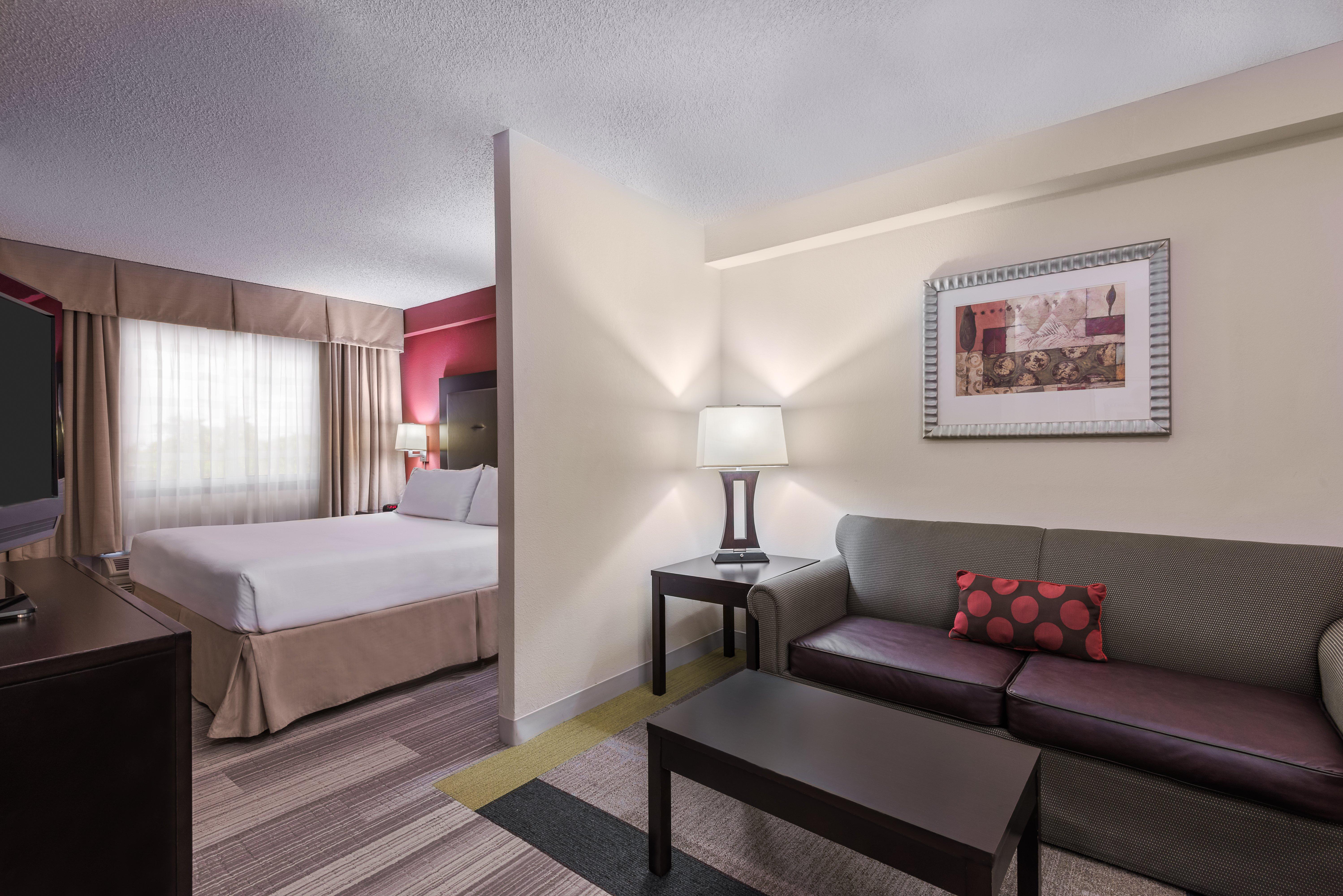 Holiday Inn Express Hotel & Suites Kendall East-Miami By Ihg Exterior photo