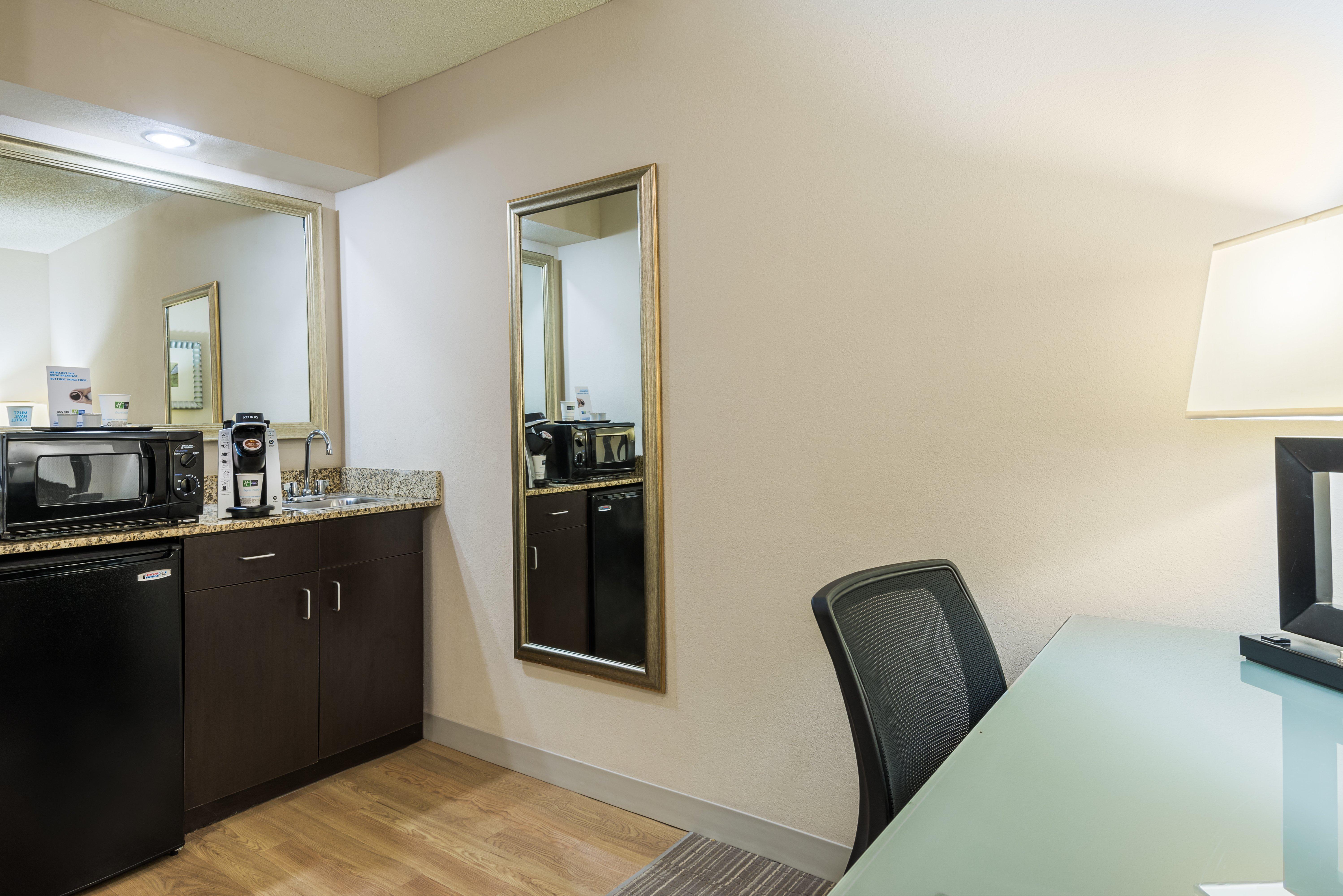 Holiday Inn Express Hotel & Suites Kendall East-Miami By Ihg Exterior photo