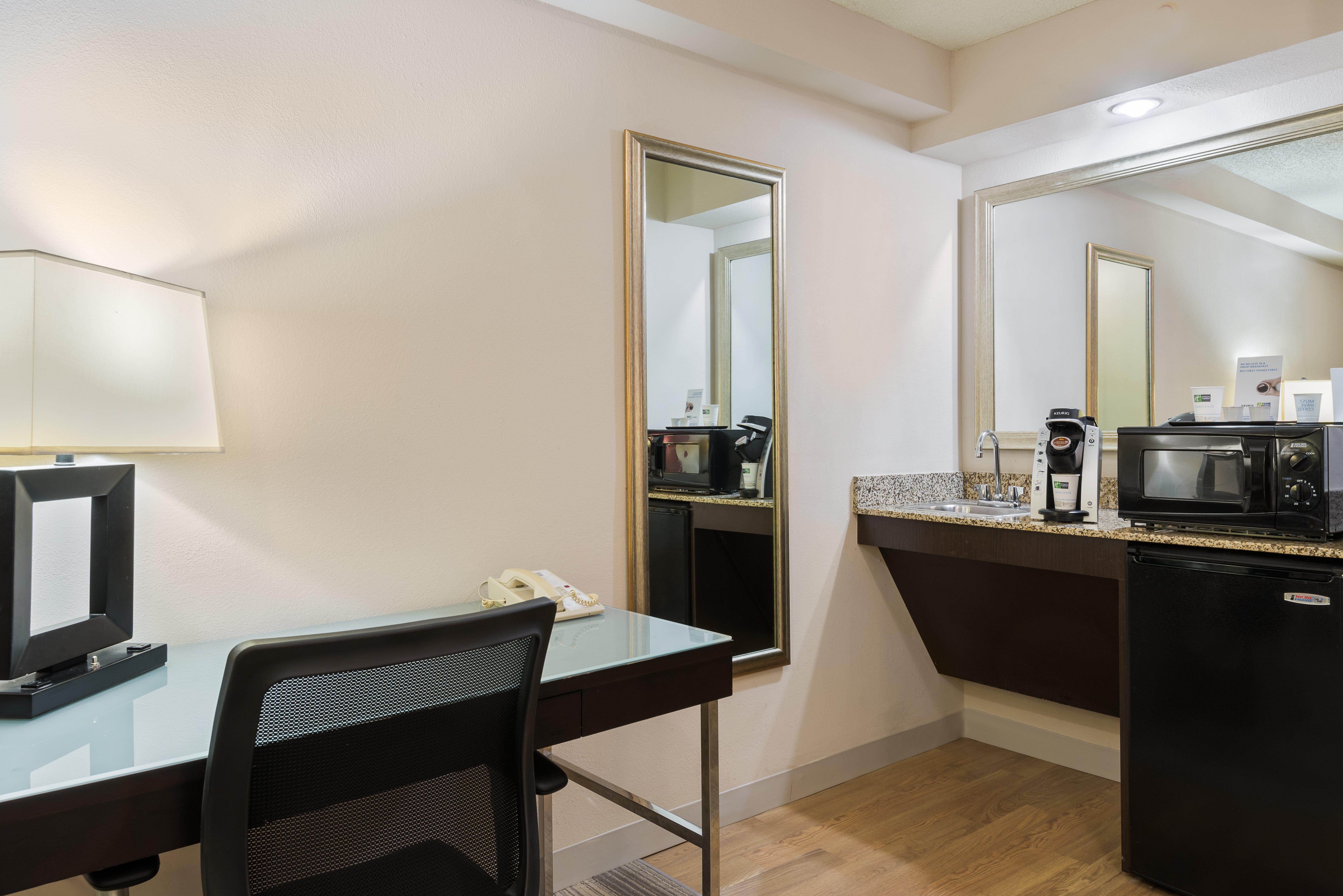 Holiday Inn Express Hotel & Suites Kendall East-Miami By Ihg Exterior photo
