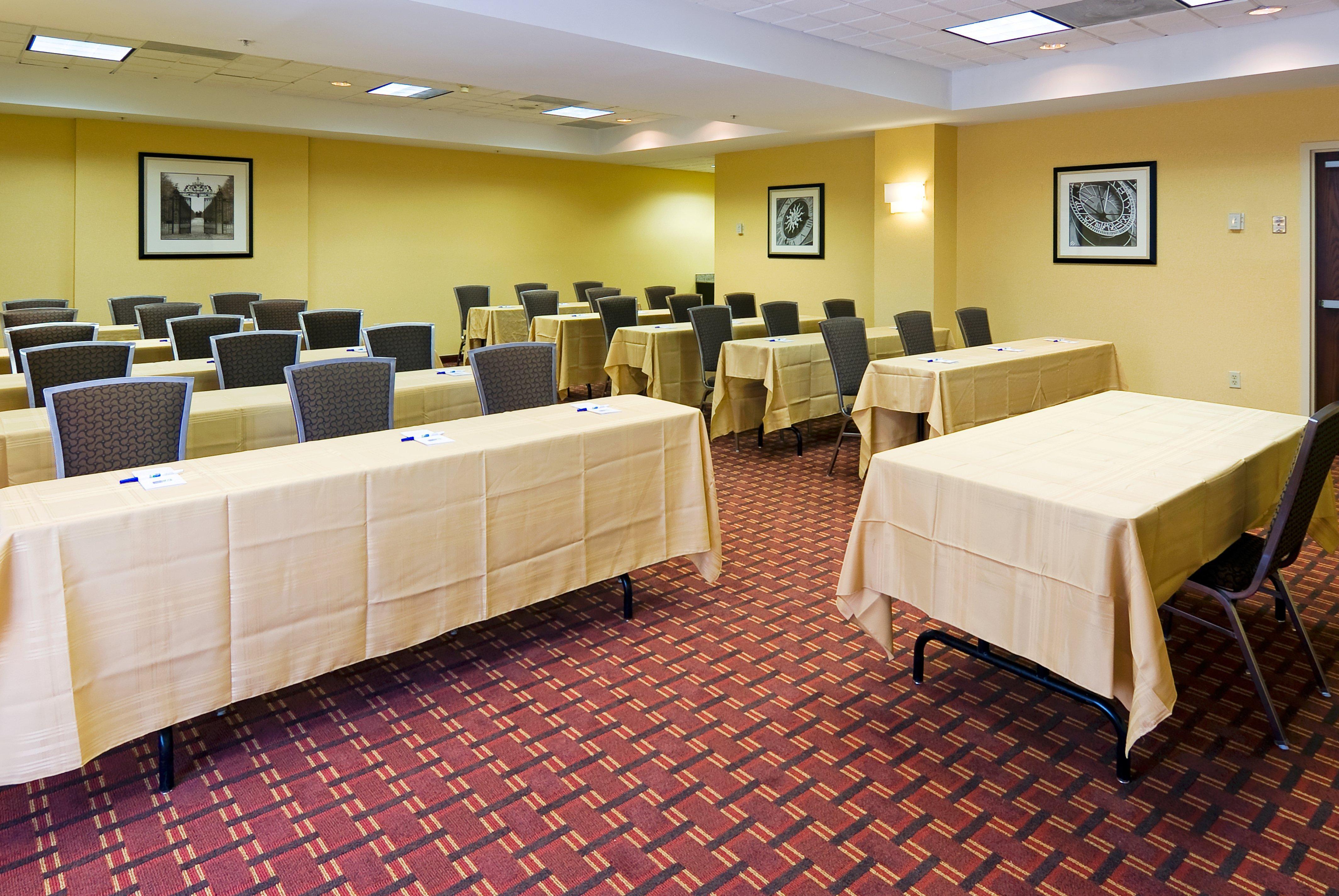 Holiday Inn Express Hotel & Suites Kendall East-Miami By Ihg Exterior photo