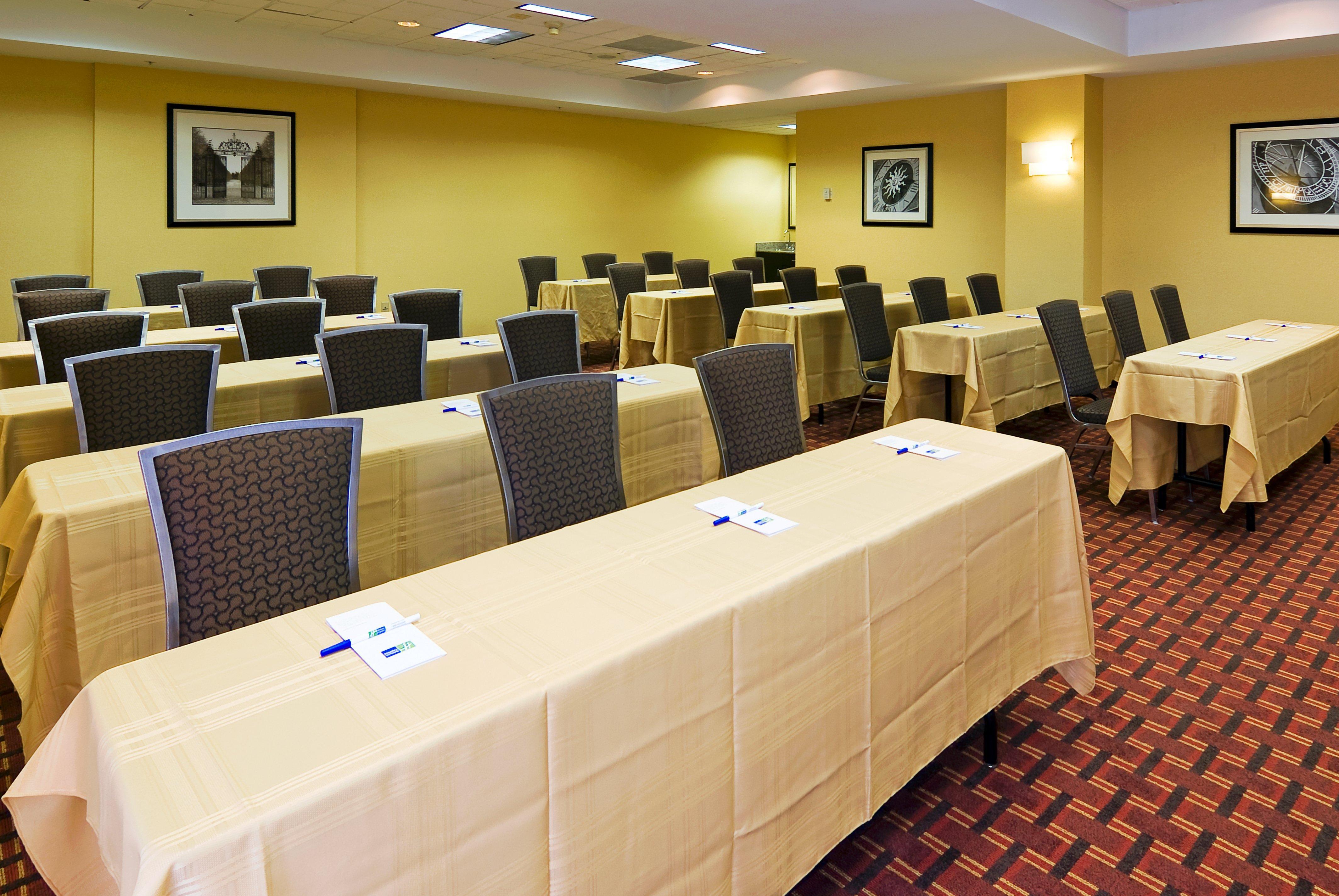 Holiday Inn Express Hotel & Suites Kendall East-Miami By Ihg Exterior photo