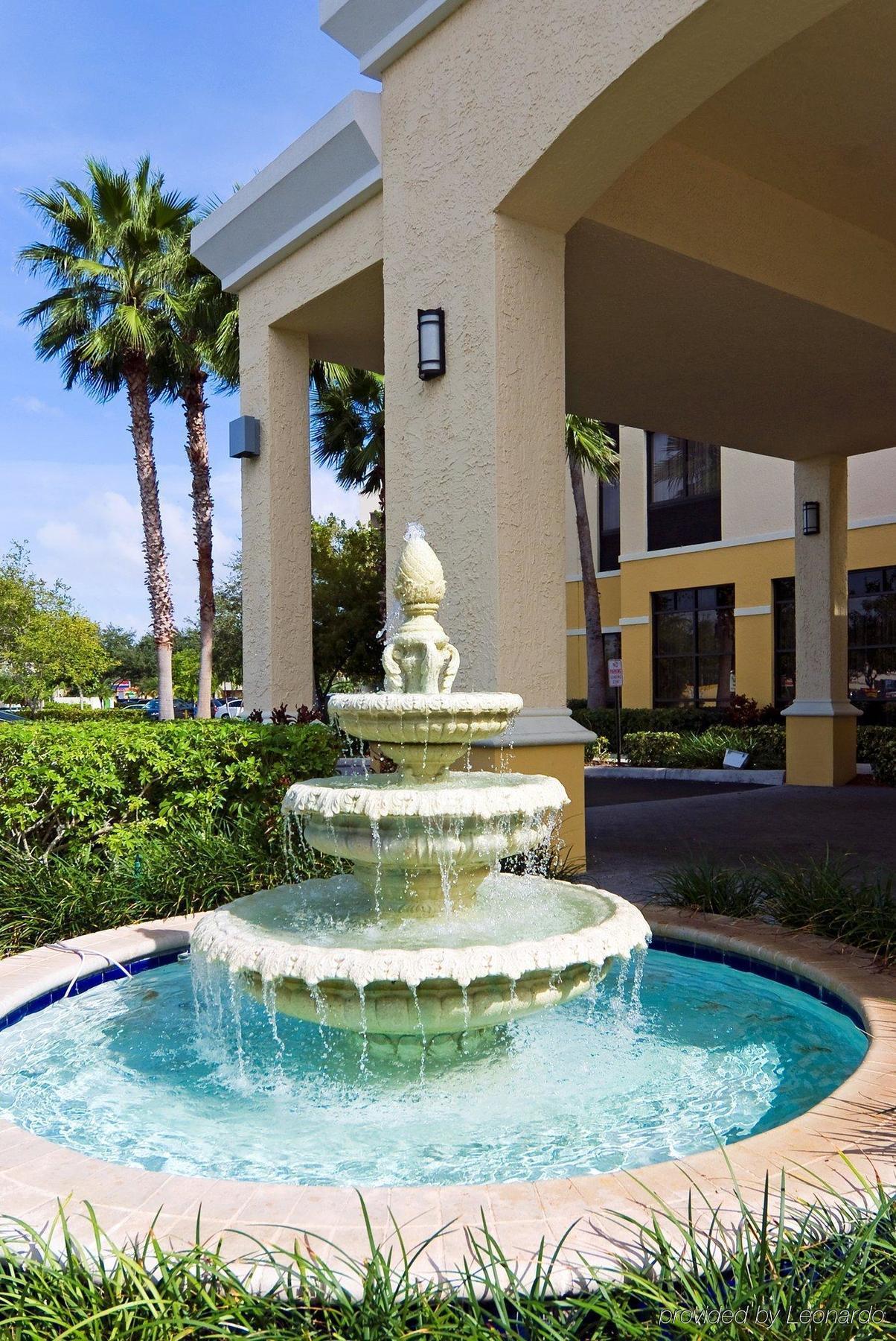 Holiday Inn Express Hotel & Suites Kendall East-Miami By Ihg Exterior photo