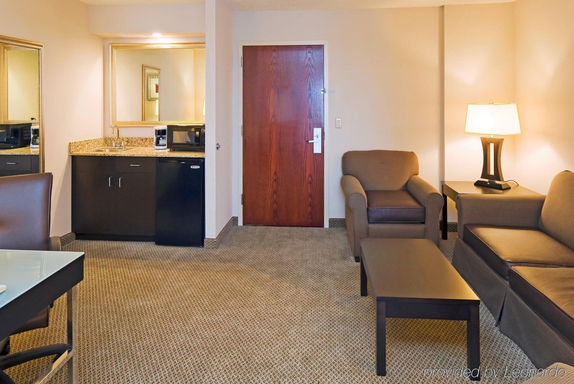 Holiday Inn Express Hotel & Suites Kendall East-Miami By Ihg Interior photo