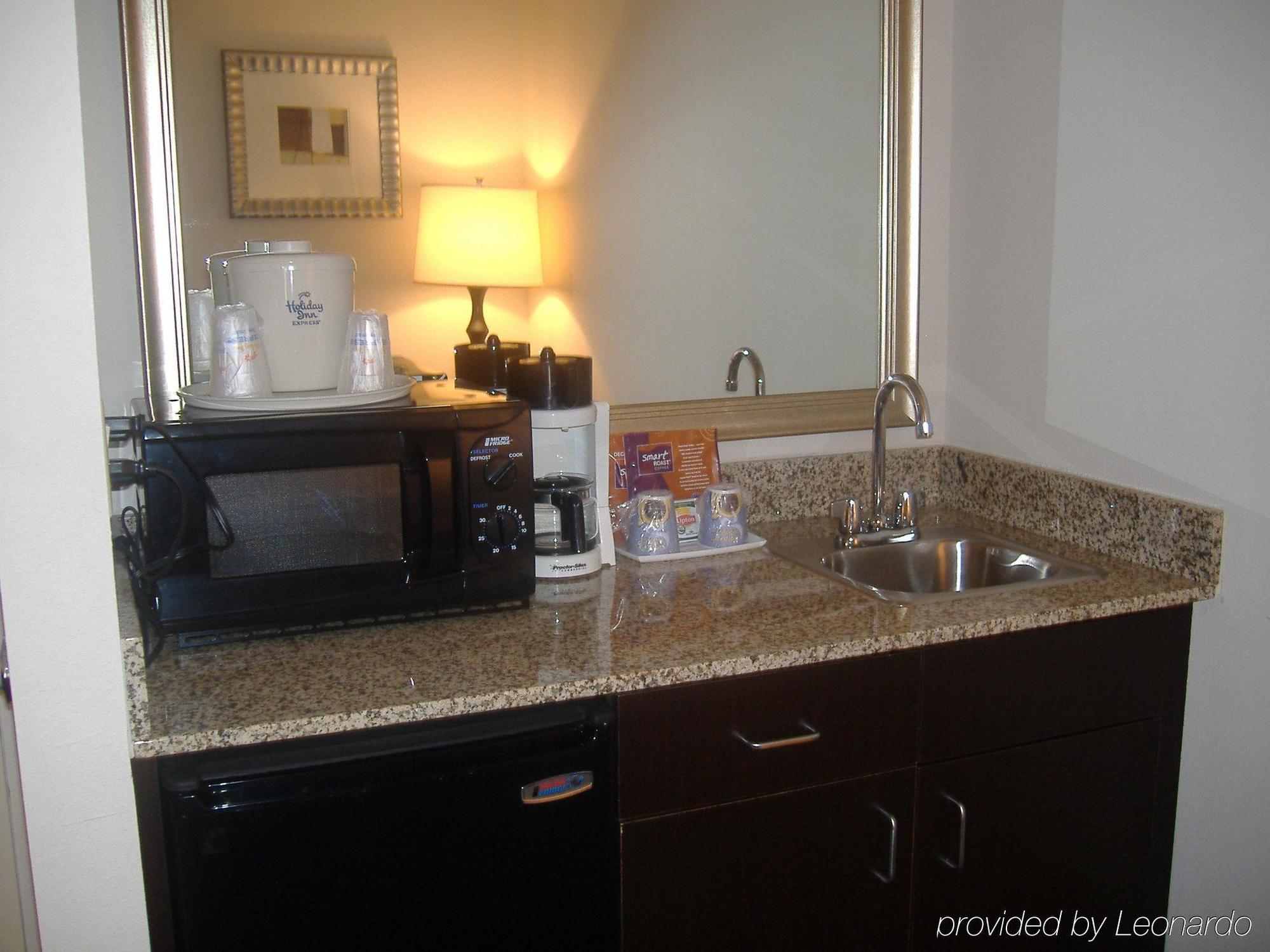 Holiday Inn Express Hotel & Suites Kendall East-Miami By Ihg Room photo